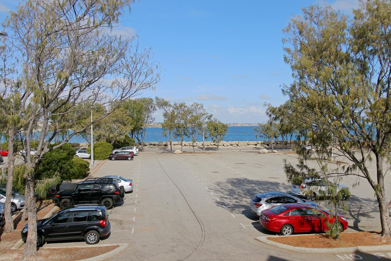 Hillarys Marina Apartment เพิร์ท ภายนอก รูปภาพ
