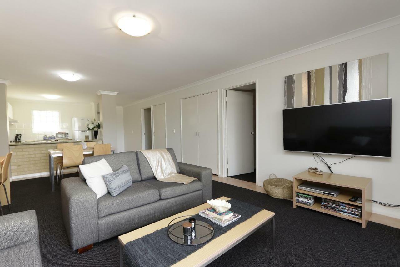 Hillarys Marina Apartment เพิร์ท ภายนอก รูปภาพ
