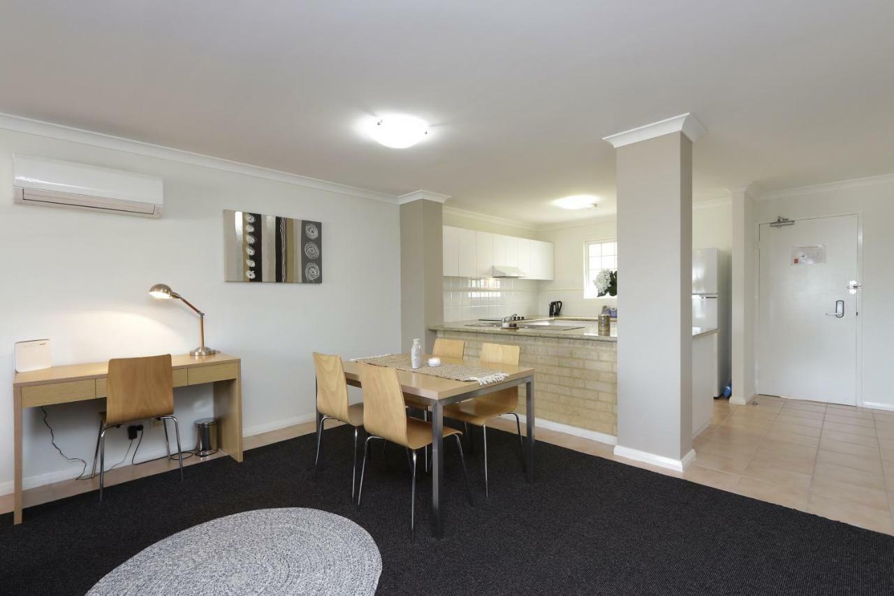 Hillarys Marina Apartment เพิร์ท ภายนอก รูปภาพ