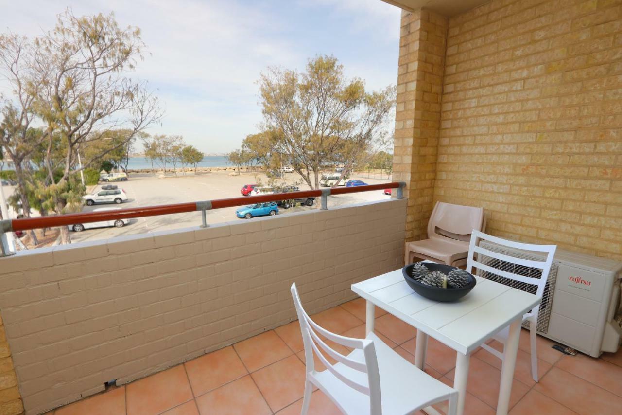 Hillarys Marina Apartment เพิร์ท ภายนอก รูปภาพ