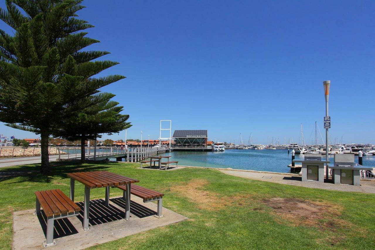 Hillarys Marina Apartment เพิร์ท ภายนอก รูปภาพ