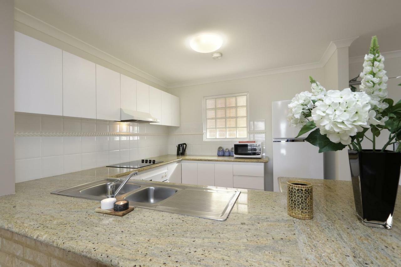 Hillarys Marina Apartment เพิร์ท ภายนอก รูปภาพ