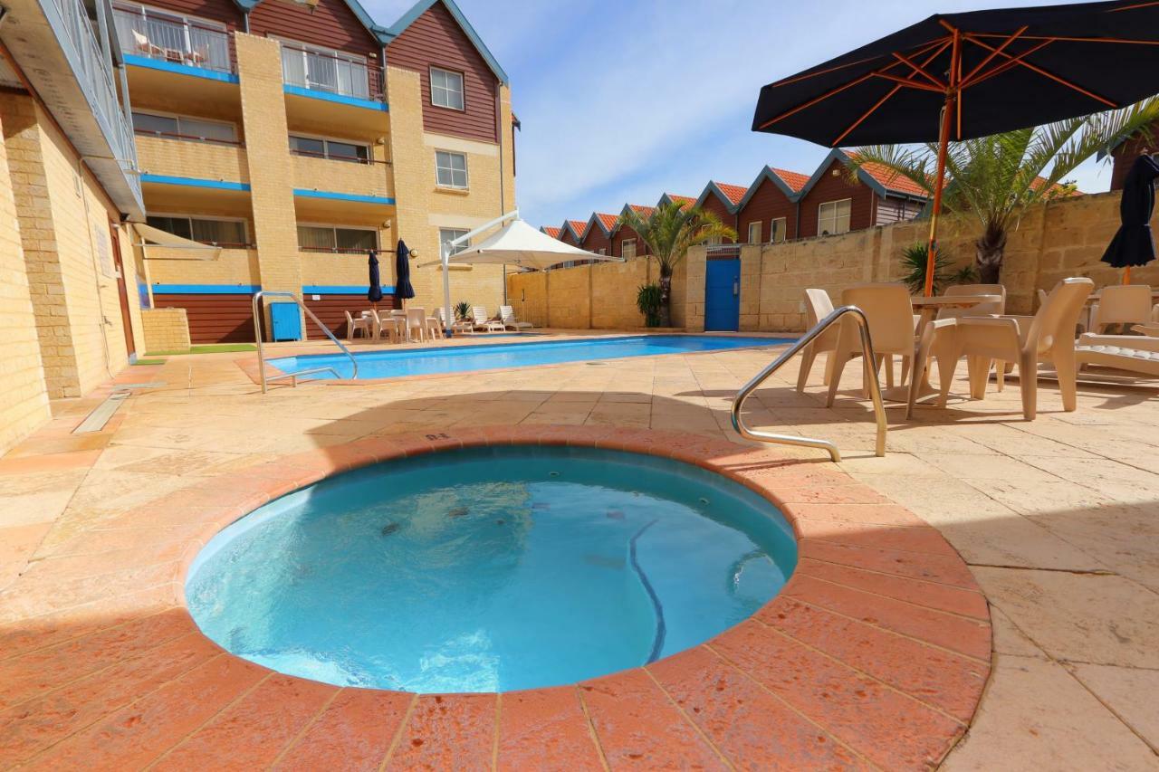 Hillarys Marina Apartment เพิร์ท ภายนอก รูปภาพ