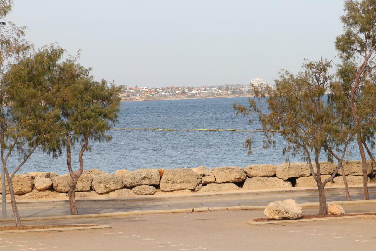 Hillarys Marina Apartment เพิร์ท ภายนอก รูปภาพ